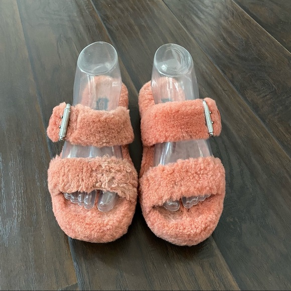 UGG women 2 straps adjustable sandals size fits 8/8.5 - Picture 3 of 8